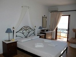 Agistri, Kerkifalia Hotel