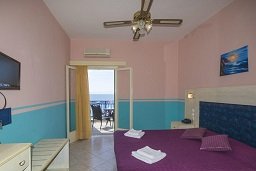 Pension Votsi, Votsi beach on the island of Alonissos in Greece