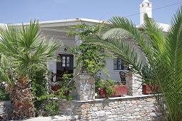 Syros Manos Rooms and Apartments in Megas Gialos Beach