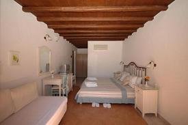 Paradision Hotel in Tourlos, Mykonos