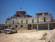 Een nieuw klooster in Anopolis.