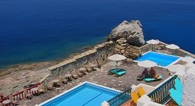 Ikaria, Cavos Bay Hotel