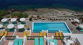 Ikaria, Cavos Bay Hotel