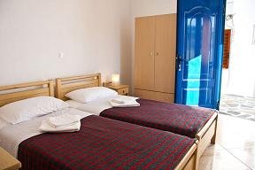 Angelos Rooms, Iraklia