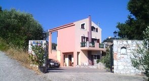 Villa Dimosthenis in Stalos, Crete, Kreta.