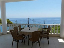 Villa Amvrosia in Achlia beach, Crete, Kreta.