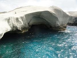Milos, Sarakiniko Beach