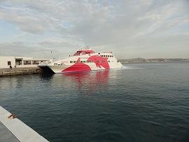 Milos veerboten, Milos ferries